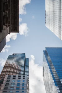 Photographie urbaine de gratte-ciel à Montréal